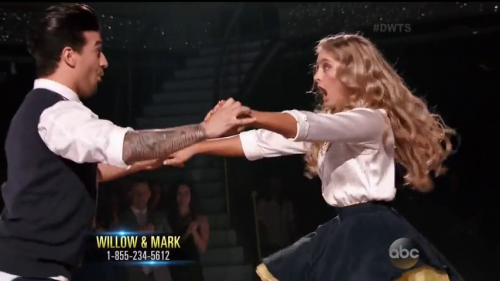 DWTS2015-04-20-19h48m47s88.png