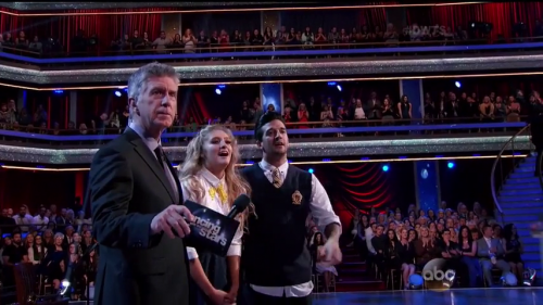 DWTS2015-04-20-19h51m50s124.png