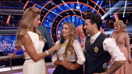 DWTS2015-04-20-19h54m19s81.png