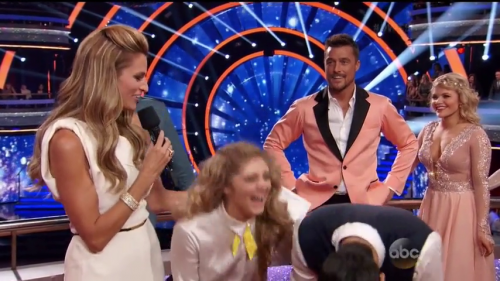 DWTS2015-04-20-19h54m32s211.png