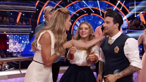 DWTS2015-04-20-19h55m16s140.png