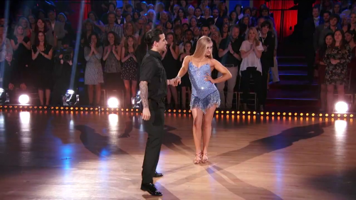 DWTS2015-04-28-23h19m10s101.png