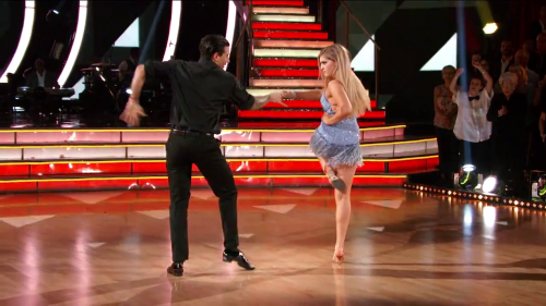 DWTS2015-04-28-23h19m31s64.png