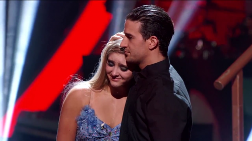 DWTS2015-04-28-23h22m23s242.png